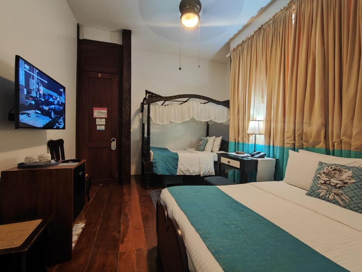 Paradores Del Castillo Taal Екстериор снимка