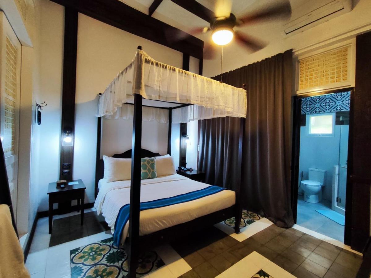 Paradores Del Castillo Taal Екстериор снимка